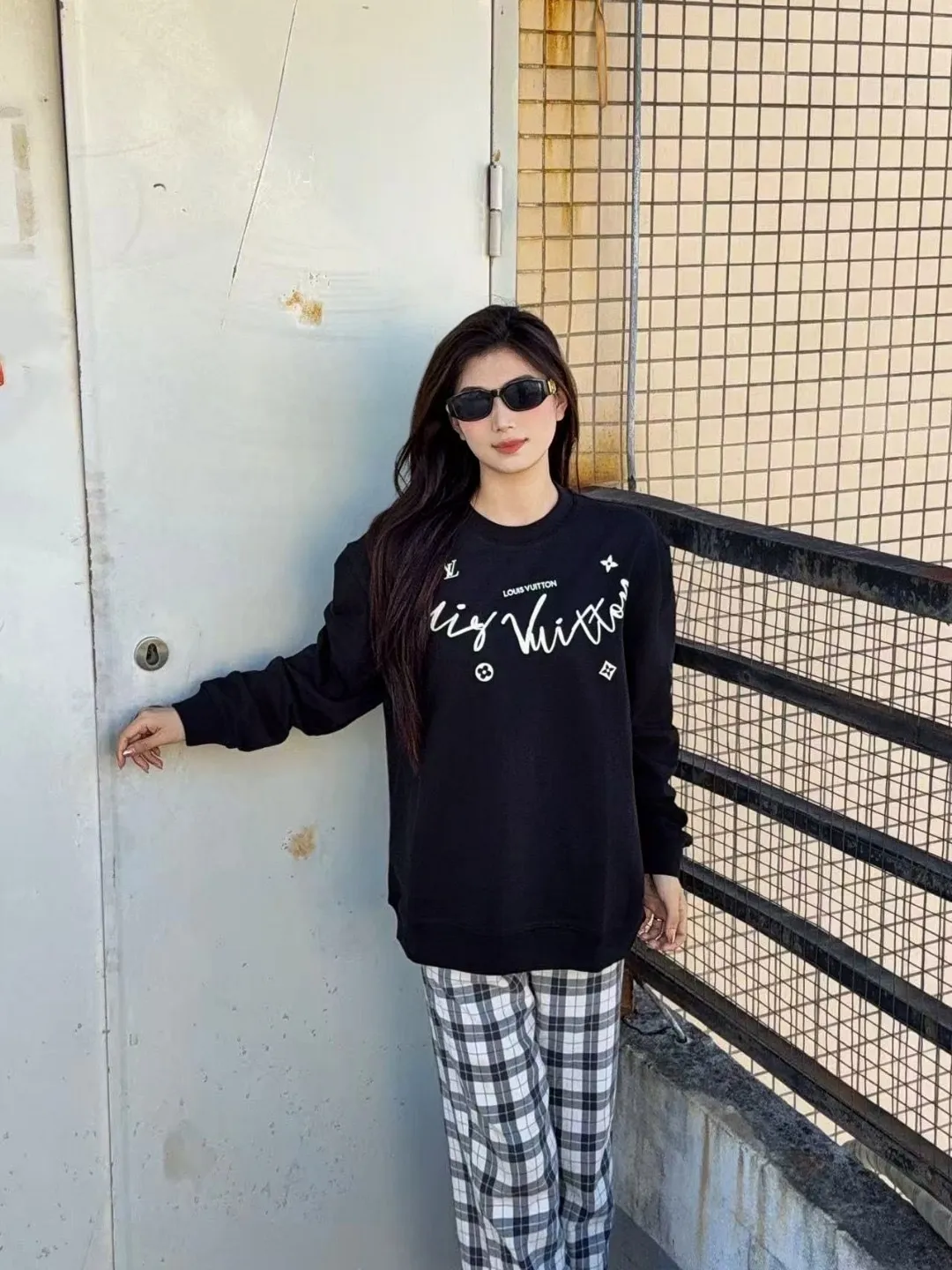 Louis Vuitton/Louis Vuitton 25Fw cursive signature letter print crew neck sweatshirt